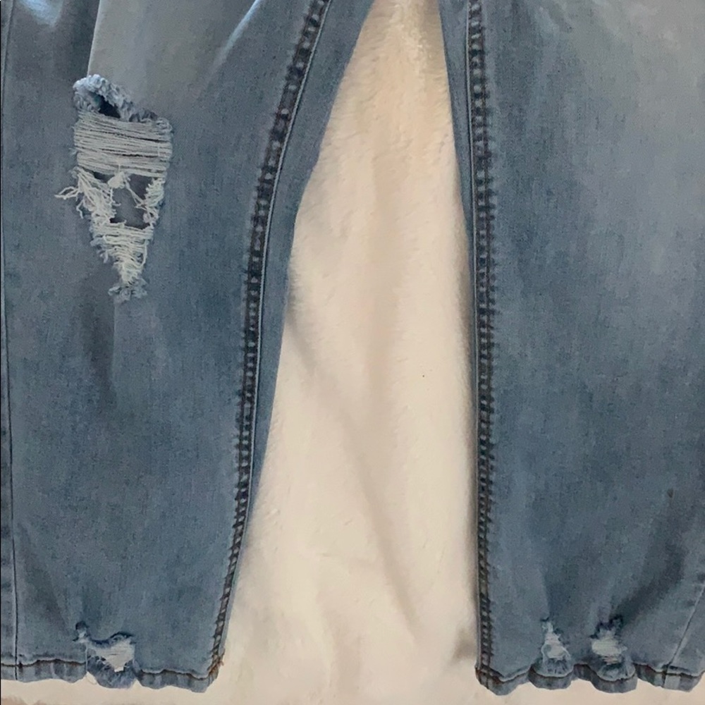 Jeans - Picture 2 of 3